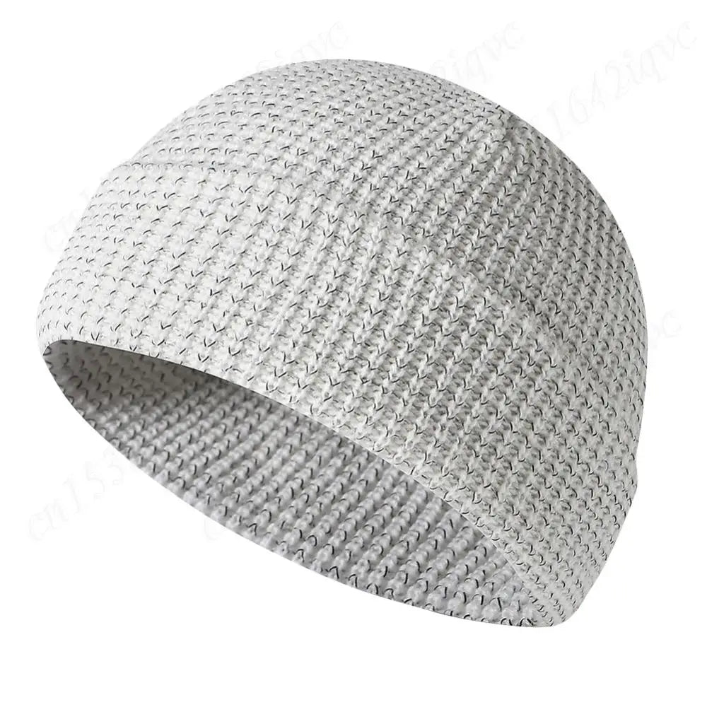 Unisex Reflective Knit Beanie – Glow-in-the-Dark Warm Hat for Night Safety